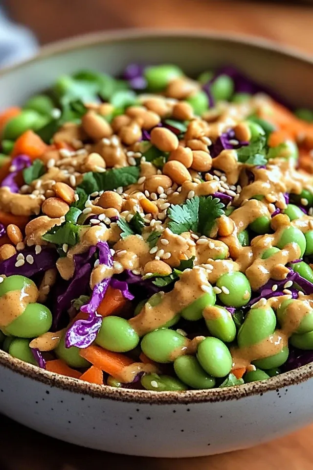 Edamame-Salat mit Erdnussdressing – Ein Genuss für alle Sinne